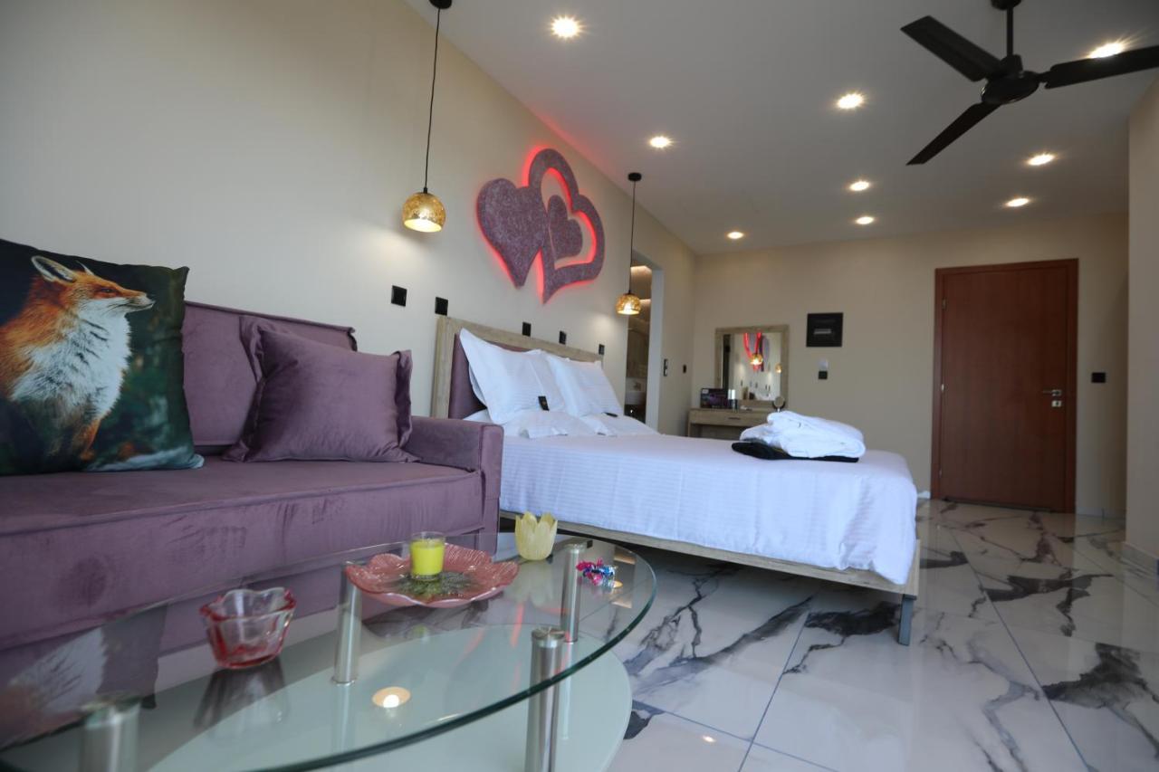 Golden Fox Studios And Suites Lakones Экстерьер фото