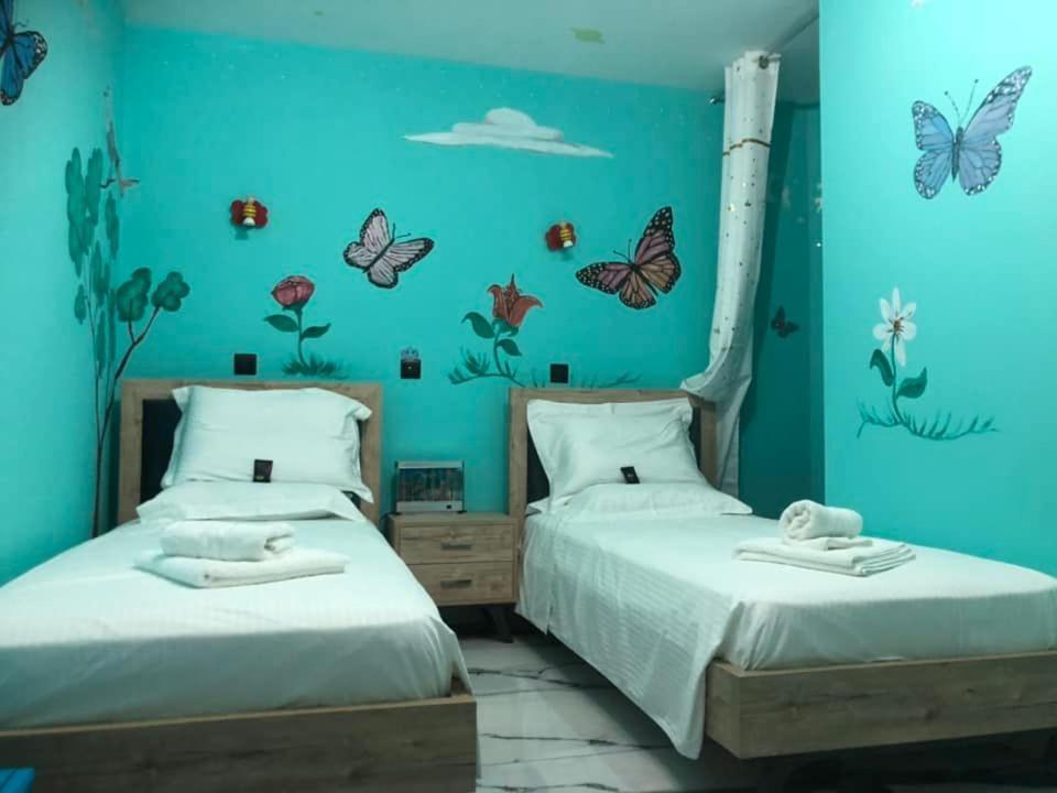 Golden Fox Studios And Suites Lakones Экстерьер фото