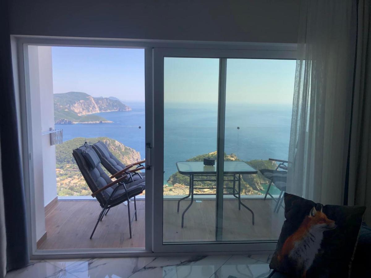 Golden Fox Studios And Suites Lakones Экстерьер фото