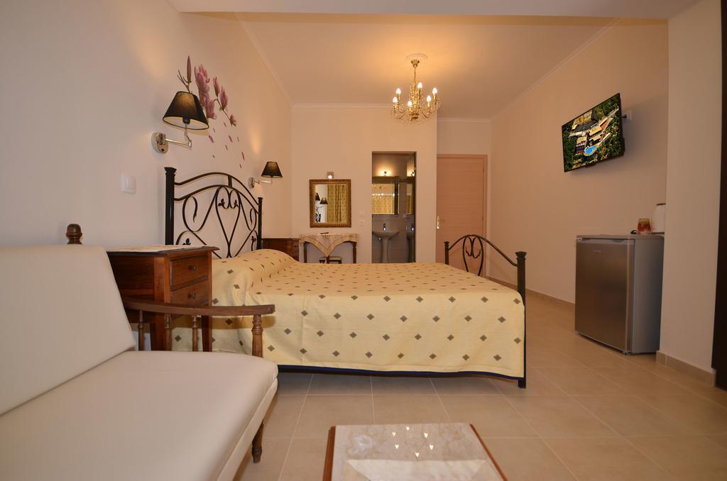 Golden Fox Studios And Suites Lakones Экстерьер фото