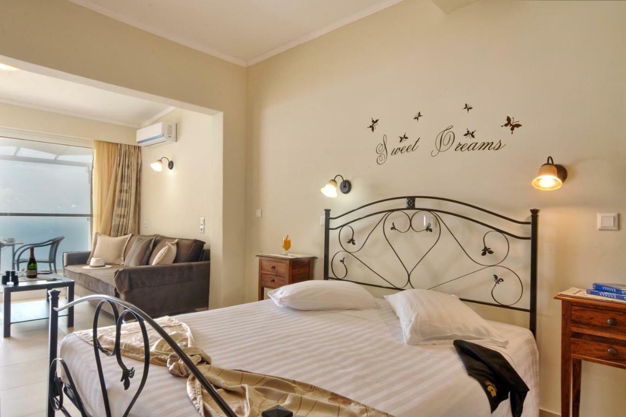 Golden Fox Studios And Suites Lakones Экстерьер фото