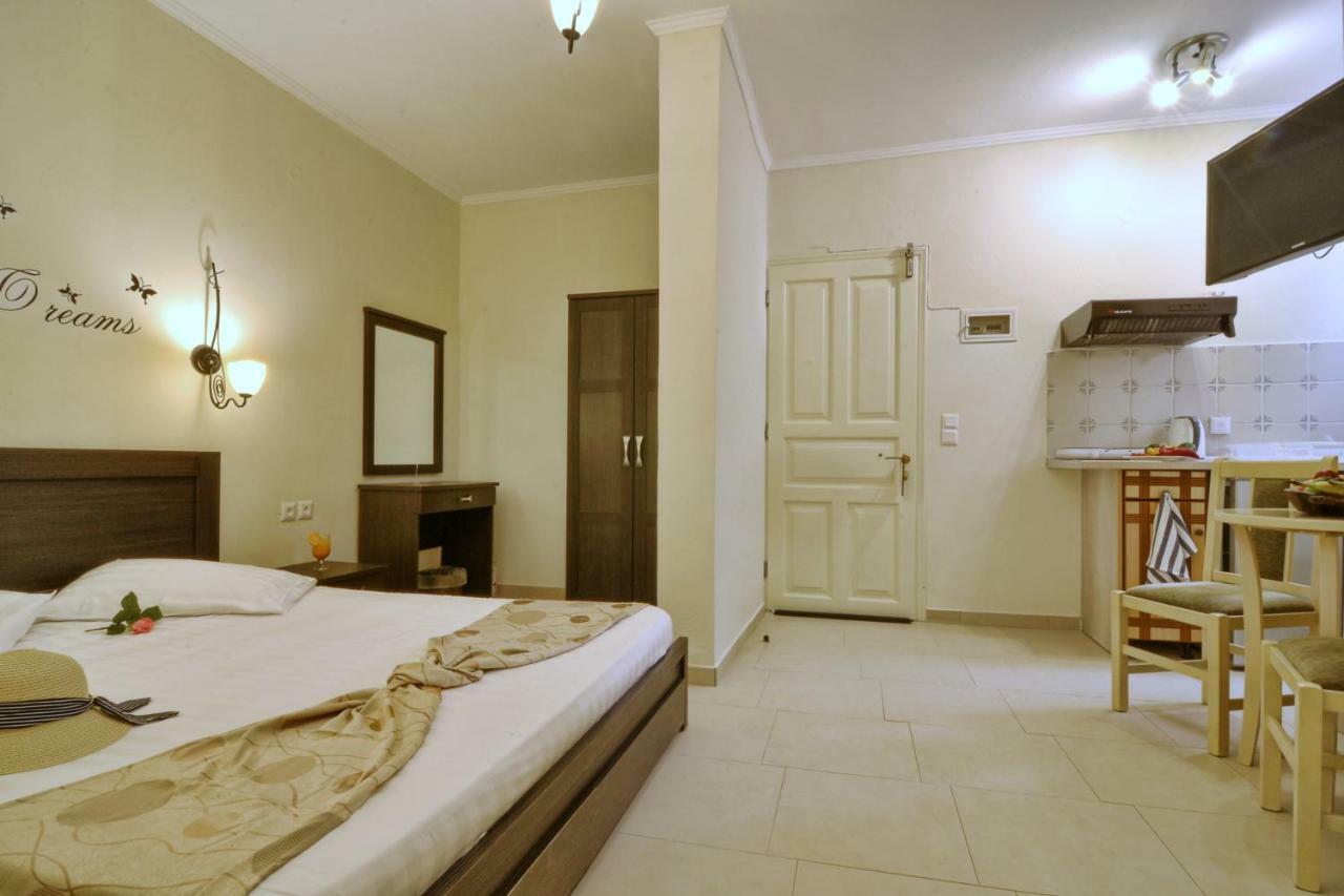 Golden Fox Studios And Suites Lakones Экстерьер фото