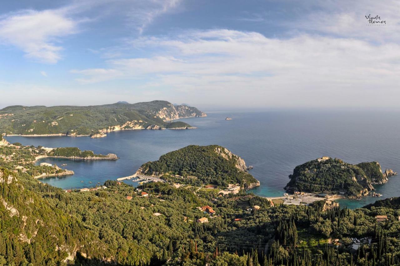 Golden Fox Studios And Suites Lakones Экстерьер фото