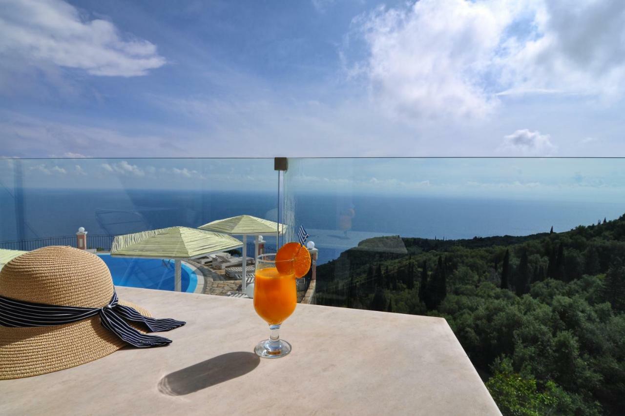Golden Fox Studios And Suites Lakones Экстерьер фото